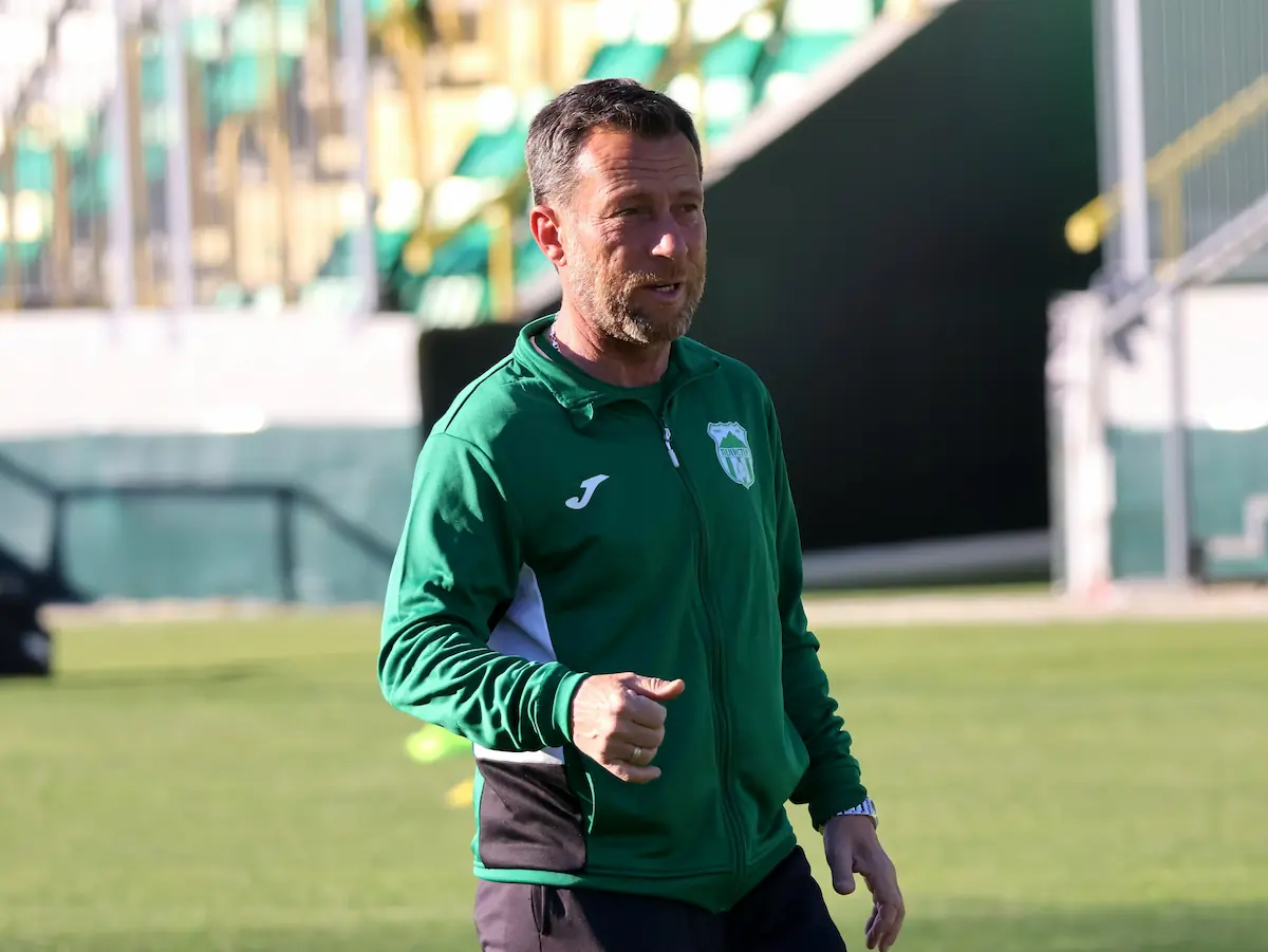 Марјан Секуловски: Како и за сите, така и за мене, најголемото македонско дерби е токму тоа – најголемото македонско дерби. Било и ќе остане: Пелистер – Вардар. Победата во Тетово ја врати самодовербата кај играчите. Таа е една од добивките, покрај најголемата – трите бода. Се врати вербата дека можат, дека се способни и дека поседуваат доволно квалитет. На нашите навивачи им порачувам да дојдат во што поголем број и да им пружат максимална поддршка на играчите, во што воопшто не се сомневам. Особено ни е потребна таа поддршка во моментите кога можеби работите нема да одат најдобро. Токму тогаш да ги понесат играчите, да ги вратат на вистинските патеки и на крајот од натпреварот сите заедно да се радуваме на успехот.